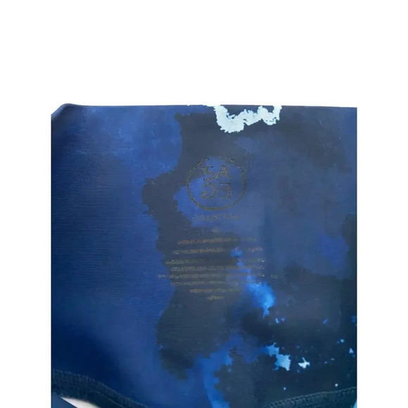 Sage Collective Blue Tie Dye Straight Leg Cropped Legging Size Medium - Picture 3 of 7